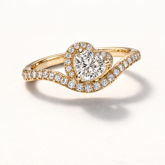 Anillo corazón ondulado con brillantes